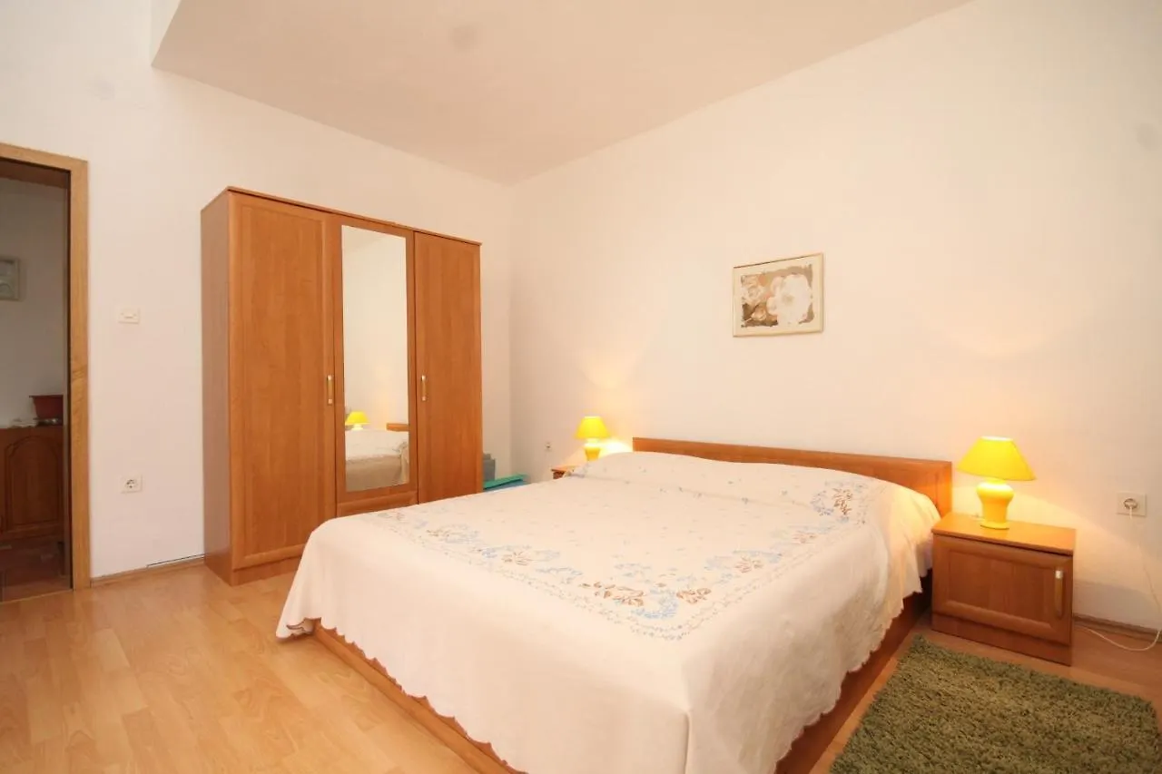 Apartments With A Parking Space Sveti Jakov, Losinj - 8011 Nerezine